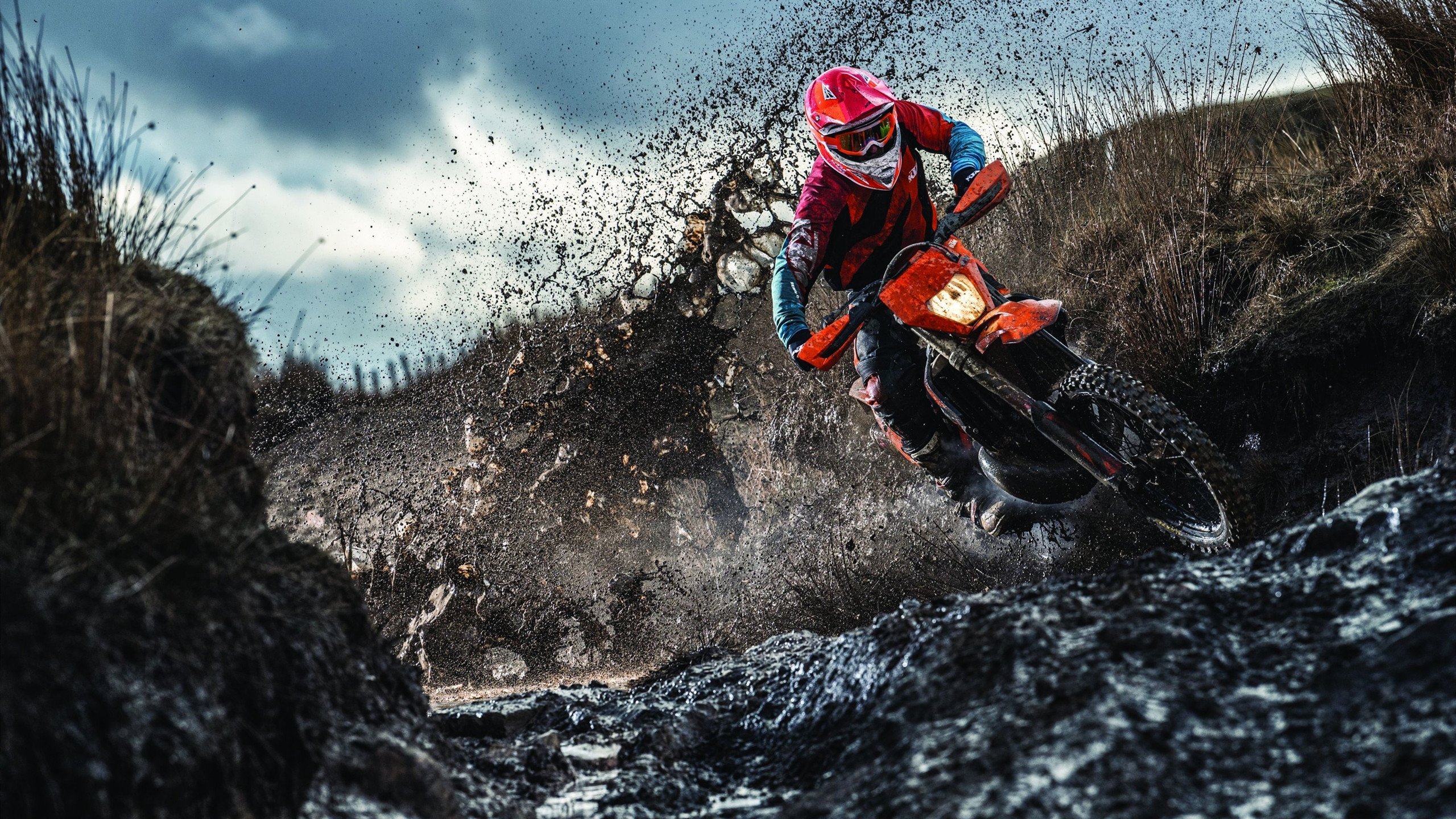 巅峰对决!扣篮大赛新星闪耀全场,创意与力量引爆篮球之夜